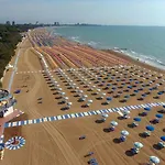 Luminous Flat In Lignano-beahost Апартаменты Линьяно-Саббьядоро